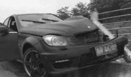 卓伟豪车爆料视频,揭秘明星奢华生活背后的真相